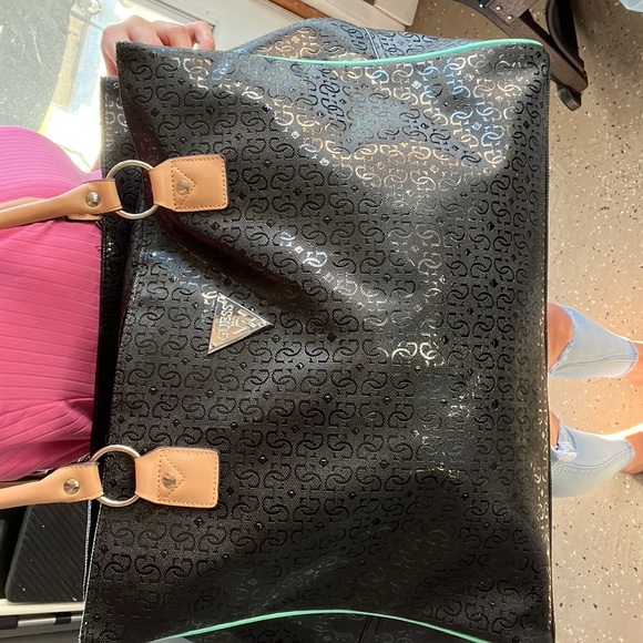 GUESS duffle/purse - Picture 8 of 11